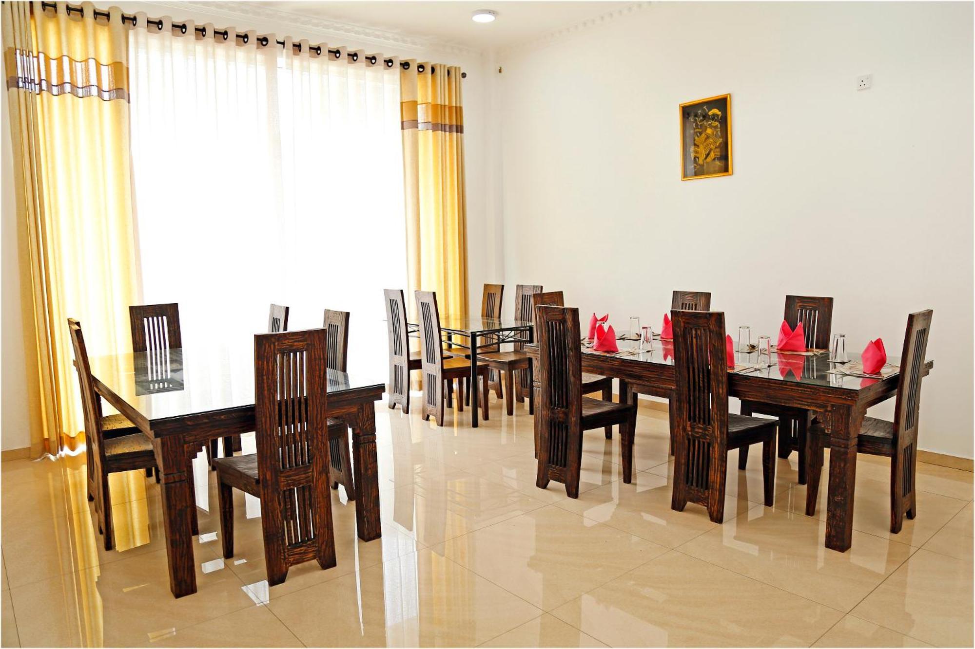 Ronaka Airport Transit Hotel Katunayaka Bagian luar foto