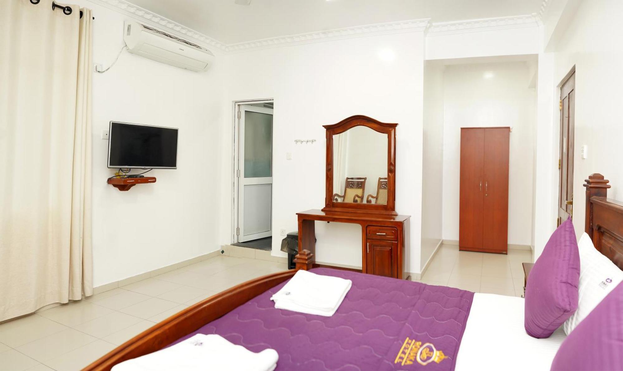 Ronaka Airport Transit Hotel Katunayaka Bagian luar foto