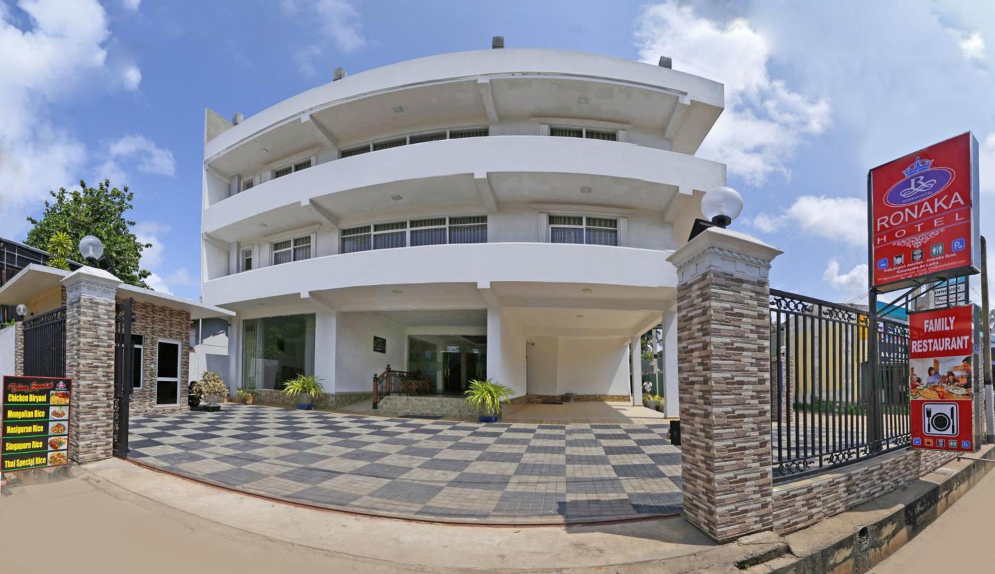 Ronaka Airport Transit Hotel Katunayaka Bagian luar foto