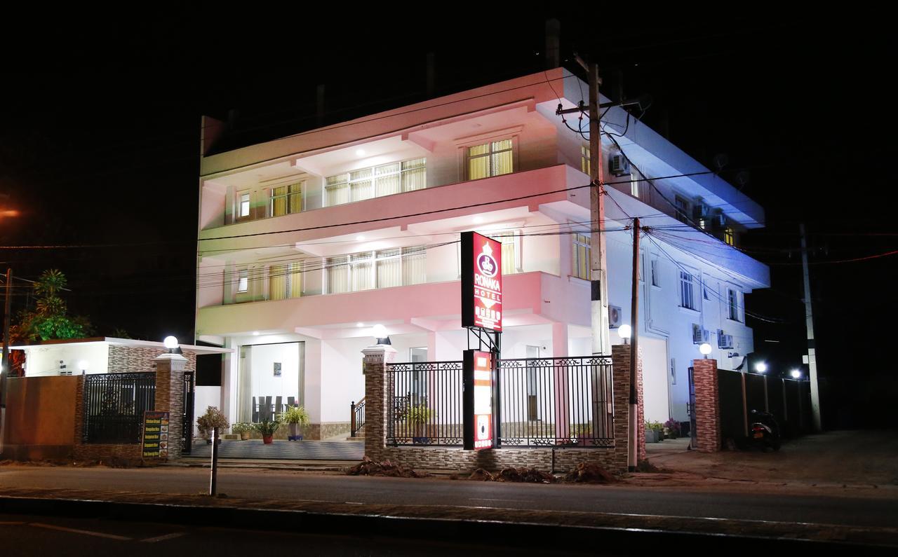 Ronaka Airport Transit Hotel Katunayaka Bagian luar foto